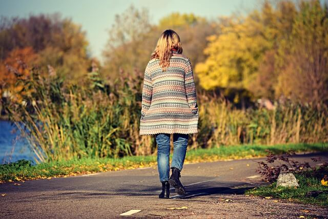 plimbări în natură pentru reducerea anxietății